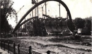 Как в Днепре выглядело осушенное озеро в парке Глобы (Архивные фото)