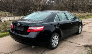 Необычная капсула времени: украинец нашел 12-летнюю Toyota Camry без пробега