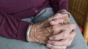 На Днепропетровщине без вести пропала 80-летняя женщина (Фото)