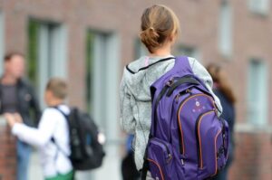В Никополе без вести пропала 14-летняя школьница (Фото)