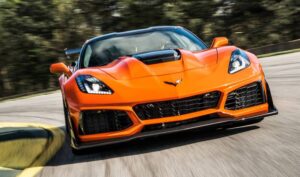 Назвали 7 провальных автомобилей, которые пришлось снять с продажи