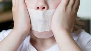 В Луцке воспитатель детсада заклеила 4-летнему мальчику рот скотчем
