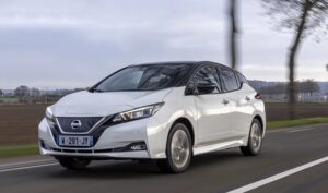 Nissan выпустил юбилейную серию электромобилей Leaf
