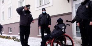 В Черновцах полиция исполнила мечту умирающего 10-летнего мальчика (видео)