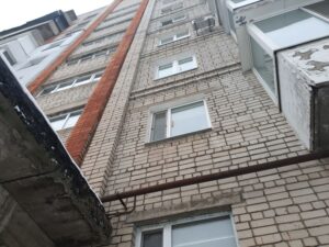На ж/м Приднепровск отремонтировали подъезды в жилых домах (Видео)