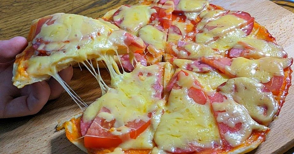 Быстрая пицца на сковороде за 15 минут: рецепт дня