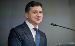 Стало известно, сколько Зеленский и его помощники заработали в январе