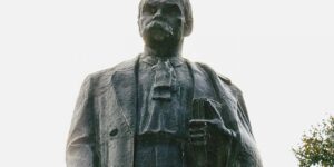 На Прикарпатье вандалы уничтожили памятник Шевченко (фото)