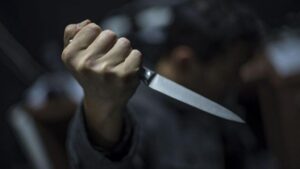 В Днепре во время ссоры женщина зарезала сожителя кухонным ножом