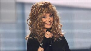 Алла Пугачева кардинально сменила имидж: “Роскошный вид” (фото)