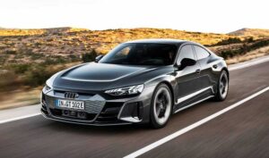 Новейший электромобиль Audi RS E-Tron GT разогнали до максимальной скорости (видео)