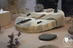 В Днепре показали, какие артефакты нашли во время строительства трассы Н-31 (Фоторепортаж)