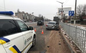 Под Житомиром легковушка влетела под автопоезд: в ДТП погибли три человека