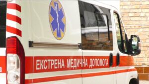 В Днепре на Кайдакском мосту произошло ДТП с участием легковушек: пострадала девушка