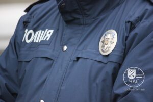 В Днепре мужчина избивал возлюбленную и угрожал отрезать ей голову