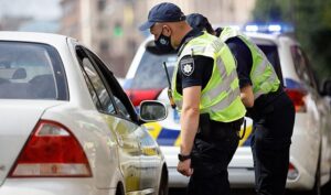 Названы десять действующих оснований остановки автомобиля полицией