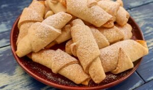 Постные рогалики: рецепт вкусного простого блюда