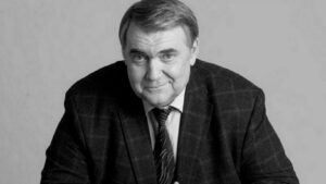 Погиб известный комментатор Юрий Розанов