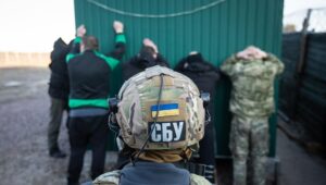 СБУ сообщила о подозрении экс-нардепам Рады в организации “частной военной компании” и торговле оружием