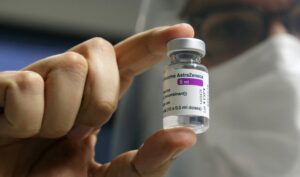 ВОЗ сообщила, когда рассмотрит вопрос безопасности AstraZeneca
