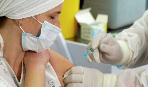 В Украине стартует новый этап вакцинации: в Минздраве объяснили, кто получит прививку от COVID-19