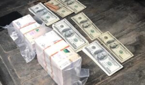 Под Киевом глава ОТГ с заместителем погорели на взятке в 1,4 миллиона