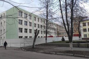 Кто что обещал и о чем врут городские власти в истории с реконструкцией 20й школы в Каменском