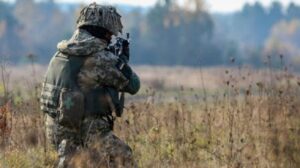 Обострение ситуации на Донбассе: ранен украинский боец