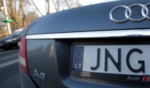 Украинцы массово продают «евробляхи»: можно ли законно избавиться от авто