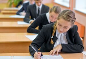 В Украине отменили обязательное проведение ГИА для выпускников