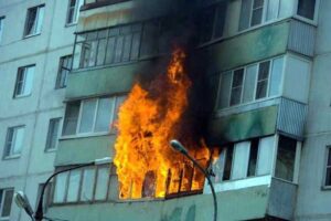 В Кривом Роге во время пожара в квартире пострадали двое детей