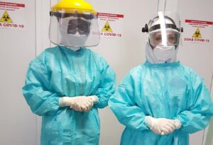 “Тотальное поражение легких”: в Днепре в Мечникова спасли “тяжелого” пациента с коронавирусом