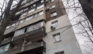 В Днепре на Строителей в многоэтажном доме заменили электрокоммуникации и систему отопления (Видео)