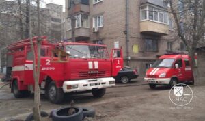 В Днепре горела квартира в многоэтажке: есть пострадавший