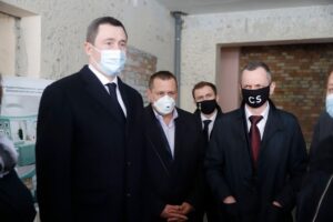 Министр развития громад и территорий проинспектировал реконструкцию детской больницы № 5 в Днепре