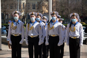 В Днепре ко Дню украинского моря подняли военно-морской флаг Вооруженных сил Украины