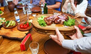 Онкологи назвали шесть самых опасных продуктов-канцерогенов