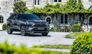 Объявлены цены на самый крутой Toyota RAV4 в Украине
