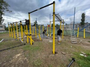 В Днепре на Северном строят современную спортивную площадку