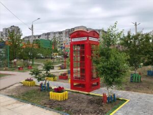 В городе на Днепропетровщине появилась необычная телефонная будка