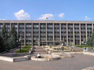 Жителям Кривого Рога запретили входить в здание горсовета