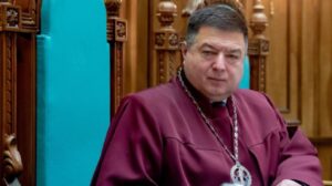 Экс-главу КСУ Тупицкого будут судить за подкуп свидетеля
