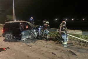 В Павлограде ночью столкнулись две иномарки: пострадали три человека (Видео)