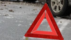 В Никополе маршрутчик наехал на пожилую женщину и скрылся
