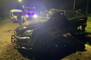 На Днепропетровщине легковушка разбилась о столб: есть погибший и пострадавшие