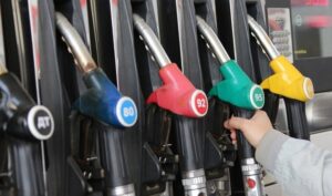 Украинские АЗС прекратили продажи некоторых видов бензина и дизеля