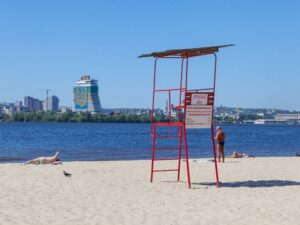 Днепр и область готовятся к купальному сезону: где откроют пляжи