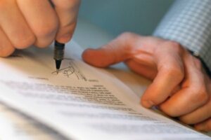 В Никополе мужчина пытался оформить кредит в банке по поддельным документам