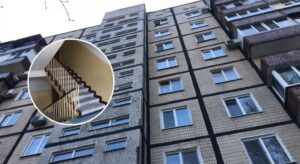 В Днепре на ж/м Покровский отремонтировали подъезд многоэтажки (Видео)