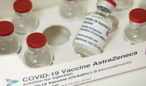 Pfizer и AstraZeneca работают против нового штамма